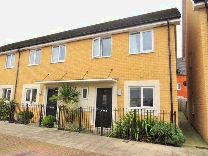 3 Bedroom End Of Terrace House To Rent In St. Agnes Way, Reading, Berkshire, RG2