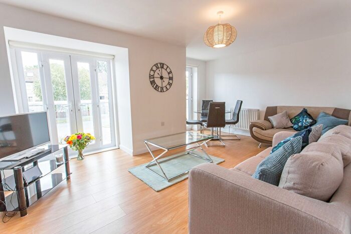 4 Bedroom Terraced House To Rent In Gloucester Road, Feltham, TW13