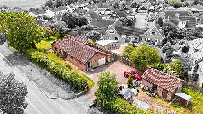 2 Bedroom Bungalow For Sale In Ermine Street, Great Stukeley, Huntingdon, PE28