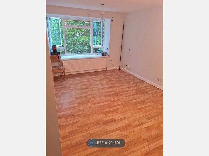 1 Bedroom Flat To Rent In Thamesmead, London, SE28