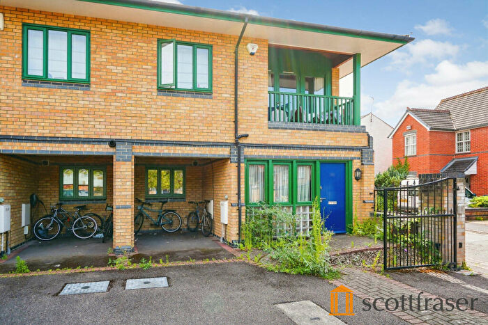 2 Bedroom Town House To Rent In Cave Street, St Clements, OX4