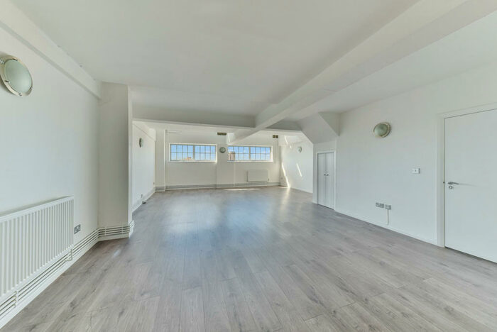 3 Bedroom Apartment To Rent In Haggerston London, E2