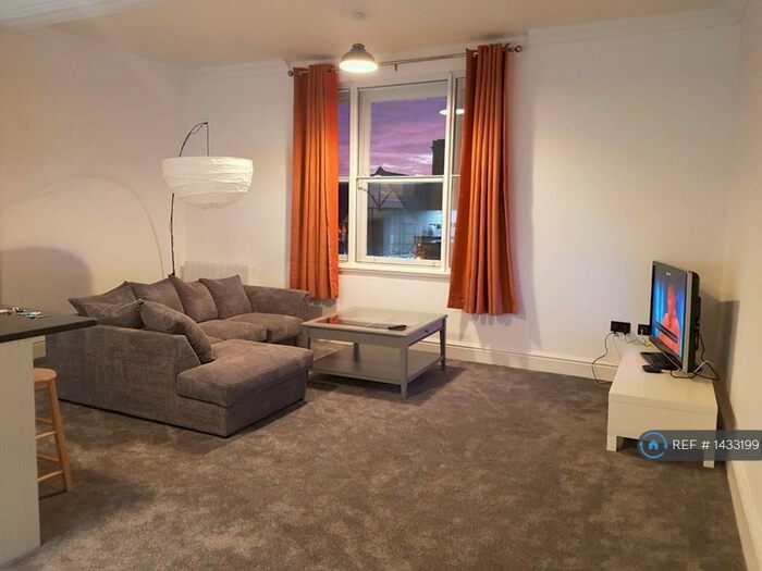 1 Bedroom Flat To Rent In Bridge Street Row East, Chester, CH1