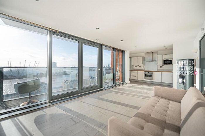 2 Bedroom Apartment To Rent In Neutron Tower, Blackwall Way, London, E14