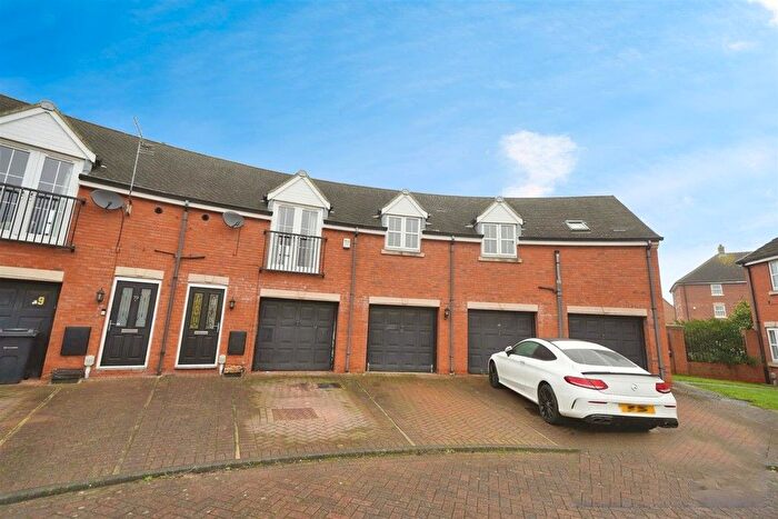 2 Bedroom Flat To Rent In Pools Brook Park, Kingswood, Hull, HU7