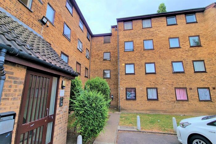 1 Bedroom Flat To Rent In Gurney Close, Barking, IG11