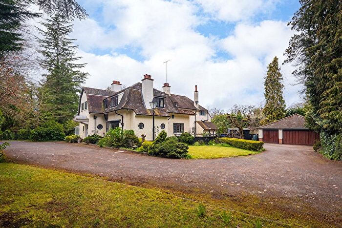 5 Bedroom Detached House For Sale In Bagshot Road, Worplesdon, Guildford, Surrey, GU3