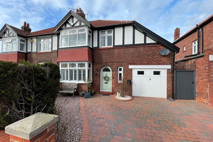 3 Bedroom Semi Detached House For Sale In Beechwood Avenue, Monkseaton, Whitley Bay, NE25