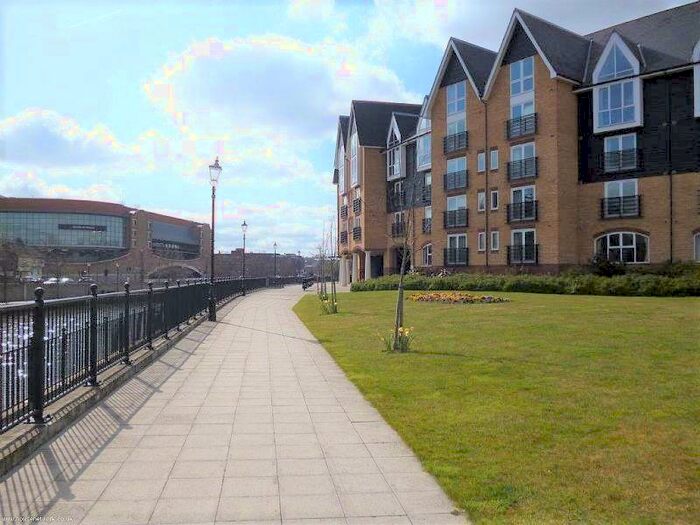 2 Bedroom Flat To Rent In St Peters Street, Maidstone, Kent, ME16