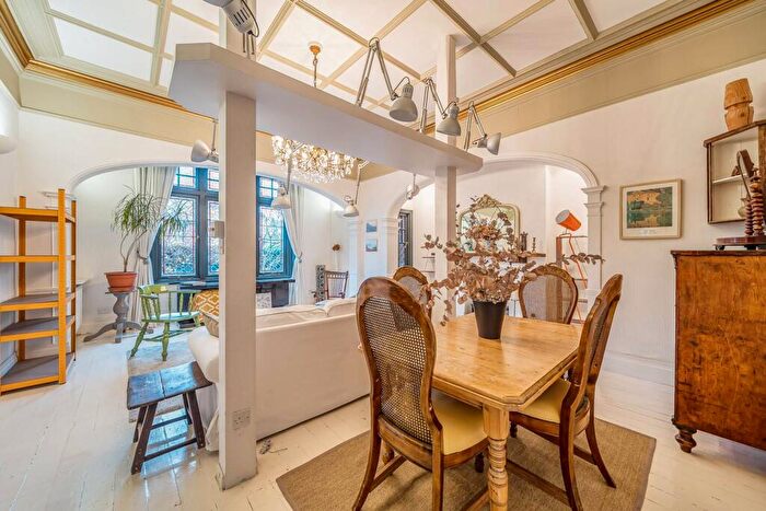 1 Bedroom Flat To Rent In Heathfield Park, Willesden Green, London, NW2