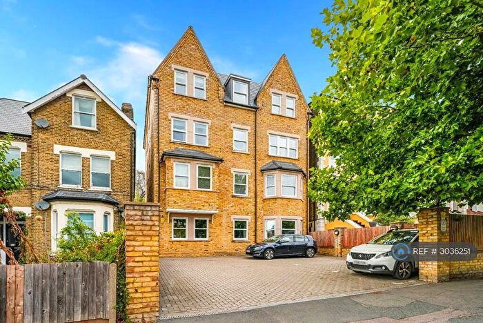 2 Bedroom Flat To Rent In Croydon Road, London, SE20