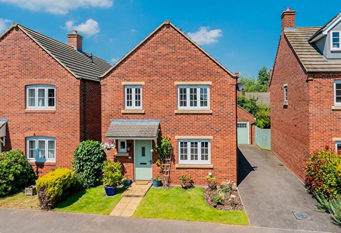 4 Bedroom Detached House To Rent In Roman View, Deanshanger, MK19
