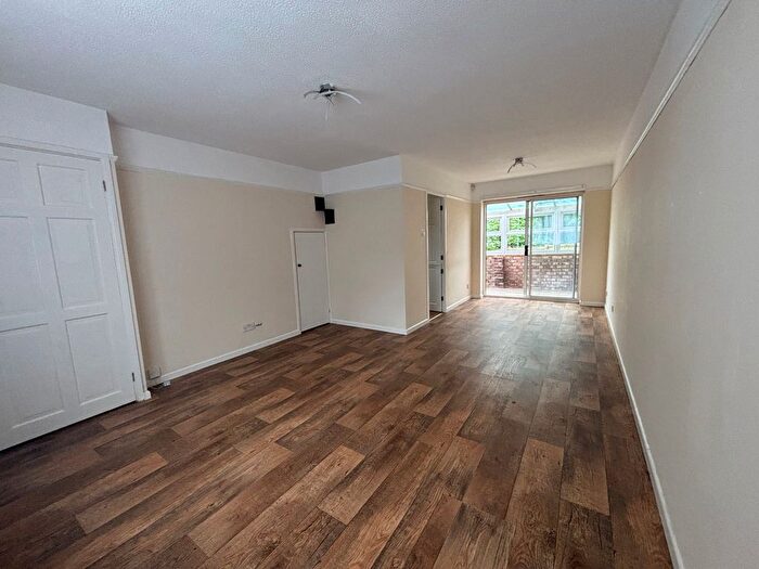 3 Bedroom End Of Terrace House To Rent In Meadowbrook Close, Exeter, EX4