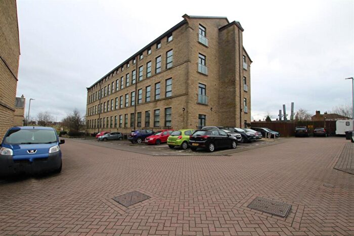 2 Bedroom Apartment To Rent In Cavendish Court, Drighlington, Bradford, BD11