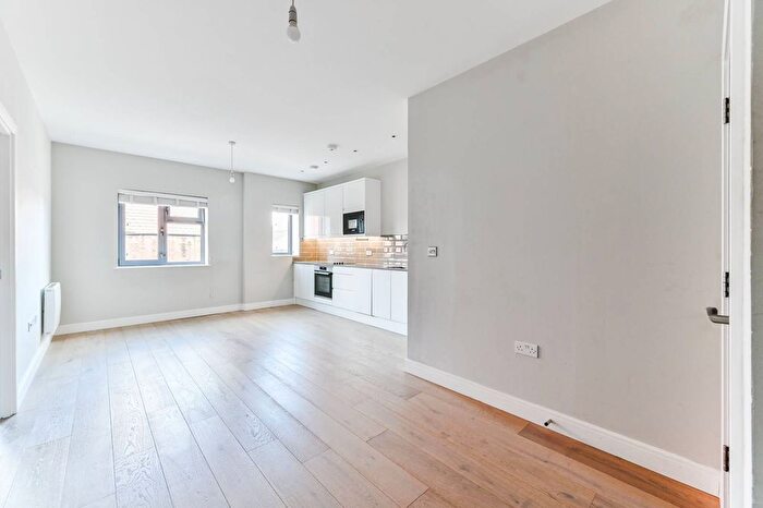 1 Bedroom Flat To Rent In The Broadway, Cheam, Sutton, SM3