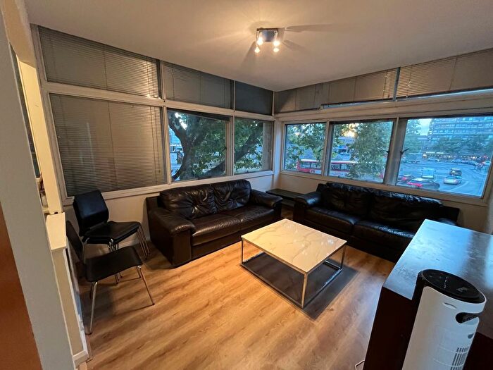 2 Bedroom Flat To Rent In Newington Causeway, Elephant And Castle, London, SE1