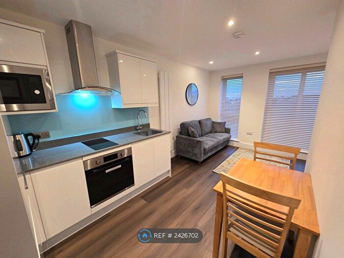 1 Bedroom Flat To Rent In Northfield Avenue, London, W13