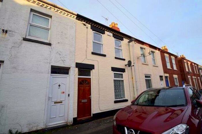 3 Bedroom Property To Rent In Bishopstone Road, Gloucester, GL1