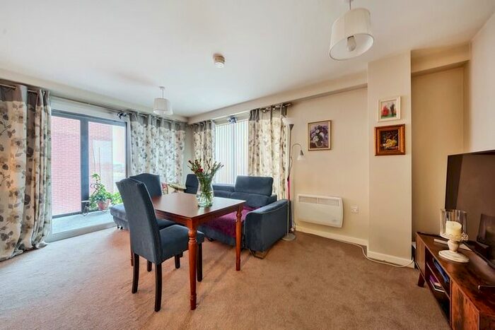 1 Bedroom Flat For Sale In Movia Apartments, Uxbridge, Greater London, UB8