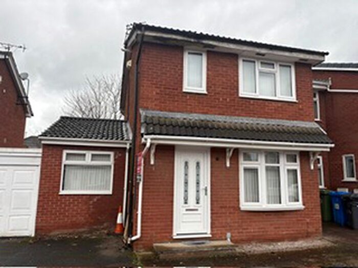 3 Bedroom Detached House For Sale In Addingham Avenue, Widnes, WA8