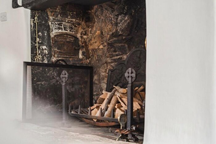 4 Bedroom Cottage For Sale In Thame Road, Chilton, HP18