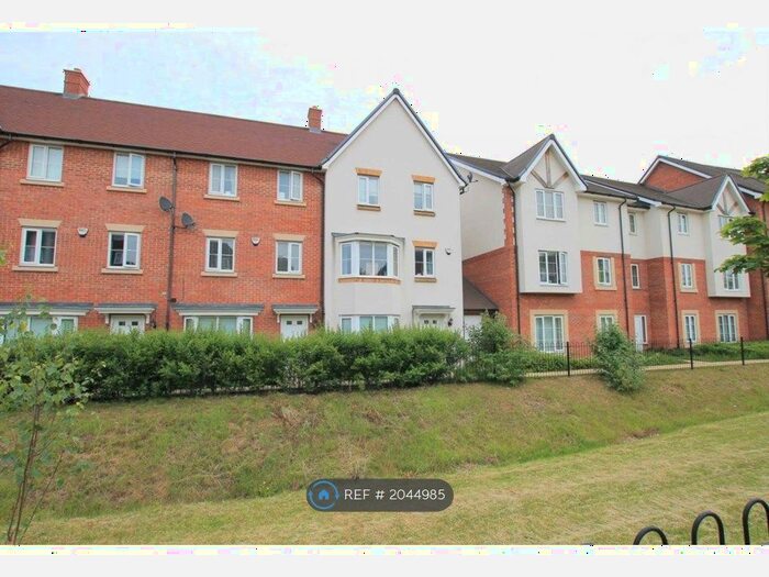 4 Bedroom End Of Terrace House To Rent In Three Valleys Way, Bushey, WD23