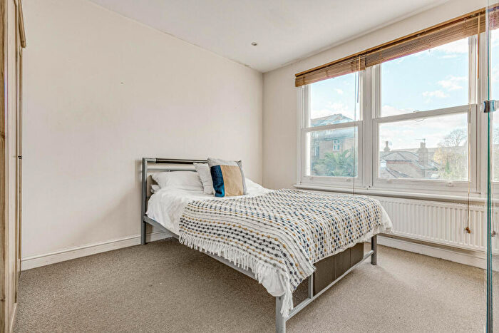 2 Bedroom Flat To Rent In Cavendish Road, Clapham, SW12