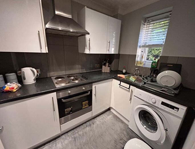 1 Bedroom Flat To Rent In - Dunstable Road, Beds, LU4