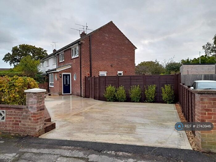 3 Bedroom Semi-Detached House To Rent In Middlemoor Road, Frimley, GU16