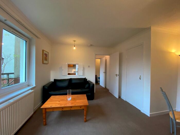 2 Bedroom Flat To Rent In South Gyle Wynd, South Gyle, Edinburgh, EH12