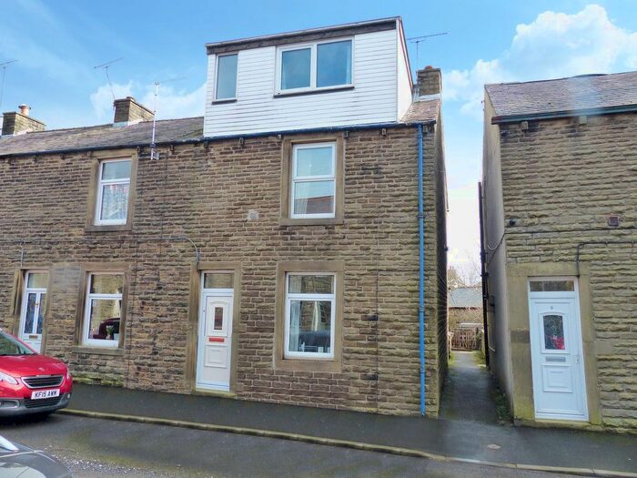 3 Bedroom Terraced House For Sale In Haw Grove, Hellifield, Skipton, BD23