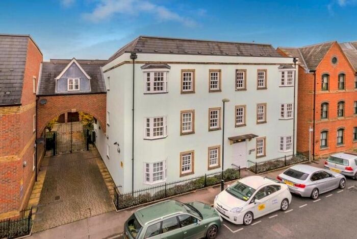 2 Bedroom Flat To Rent In Castle Mews, St Thomas Street, Oxford, OX1