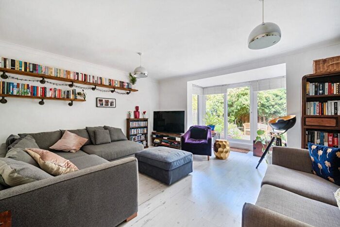 4 Bedroom Detached House To Rent In Bell Meadow, Crystal Palace, London, SE19