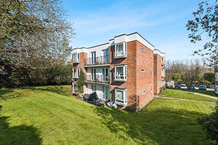 1 Bedroom Flat For Sale In Firgrove Court, Hungerford, RG17