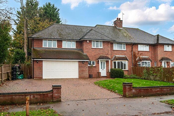 5 Bedroom Semi Detached House For Sale In Shawley Way, Epsom, KT18