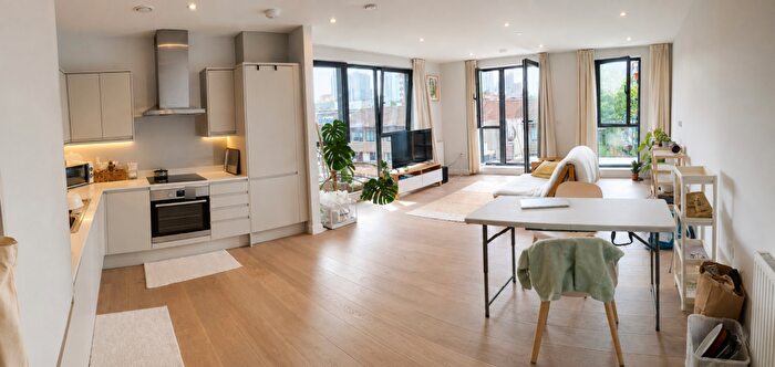 2 Bedroom Apartment To Rent In Hoxton Street, London, N1