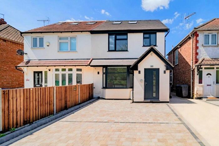 3 Bedroom Flat To Rent In Watford Way, London, NW4