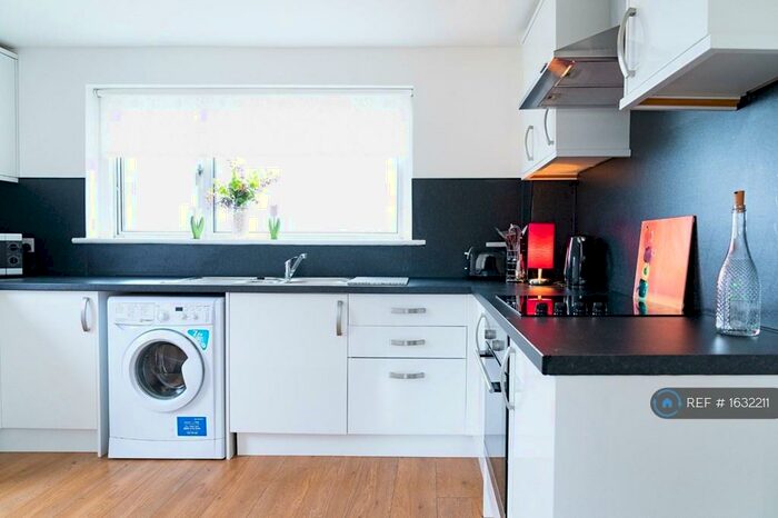 2 Bedroom Maisonette To Rent In Carley's House - Gotels Serviced Accommodation, Macduff, AB44