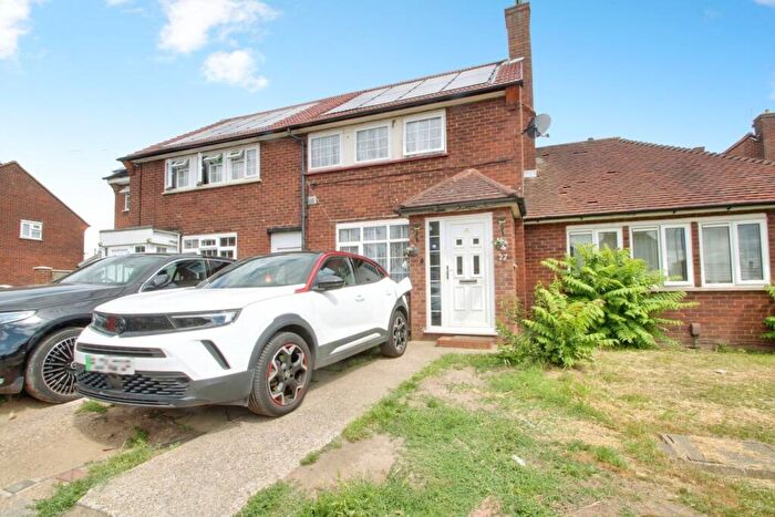 3 Bedroom Semi-Detached House To Rent In Warren Close, Langley, SL3