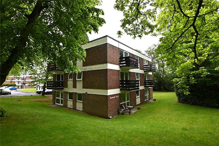 2 Bedroom Flat For Sale In Wake Green Park, Moseley, Birmingham, B13