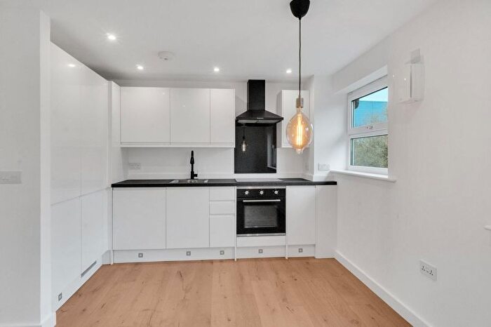 1 Bedroom Flat To Rent In Bonchurch Court, Oakhill Road, Purfleet, RM19