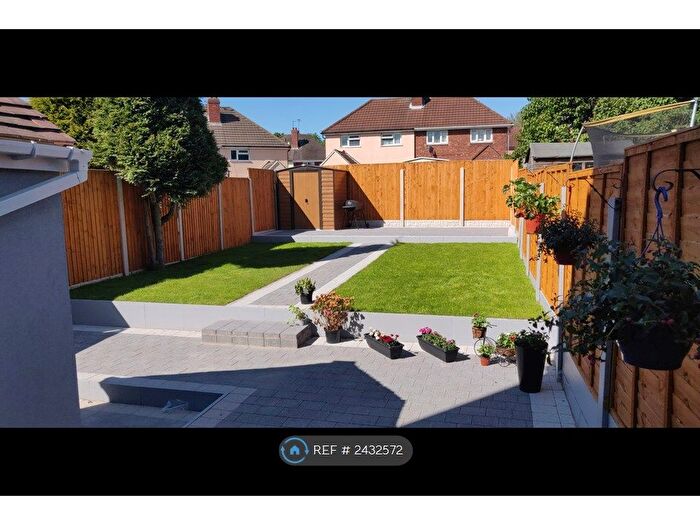 5 Bedroom Semi-Detached House To Rent In King Charles Avenue, Walsall, WS2