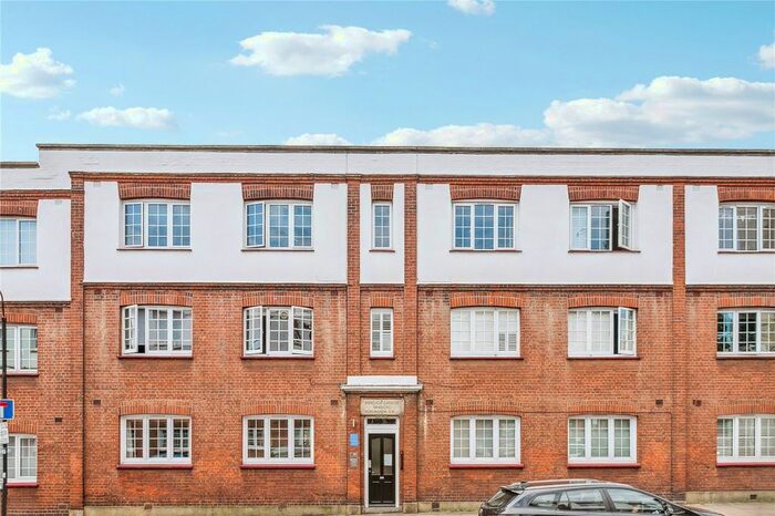 2 Bedroom Flat To Rent In Ranelagh Gardens, London, SW6