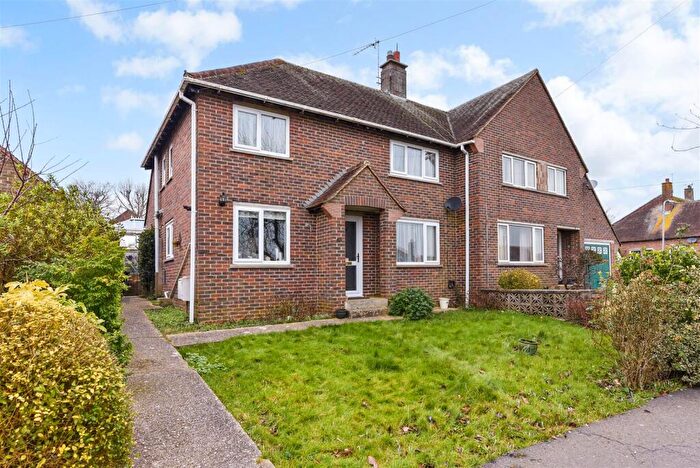 3 Bedroom Semi-Detached House For Sale In St Nicholas Road, Lavant, PO18