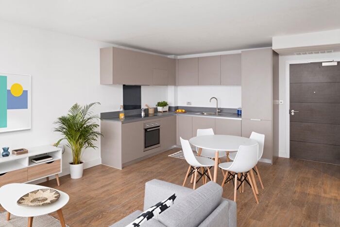 1 Bedroom Flat To Rent In Tolworth Tower, Ewell Road, Surbiton, KT6