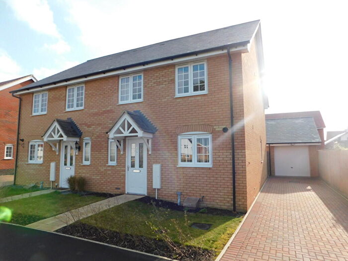 3 Bedroom Semi Detached House To Rent In Nightingale Avenue, Wymondham, Norfolk, NR18