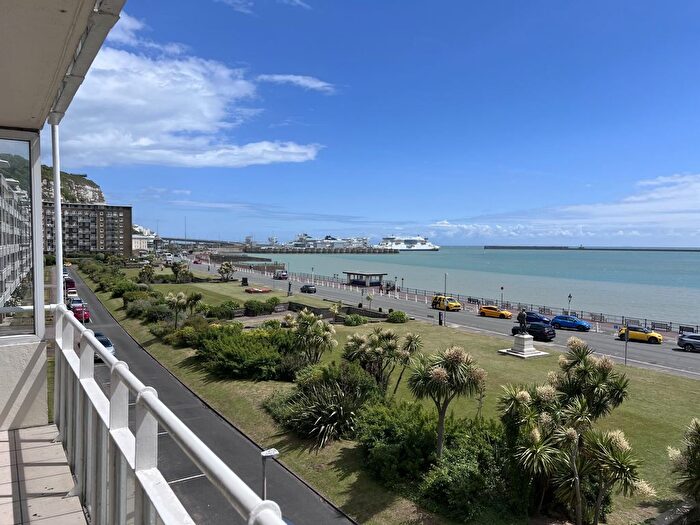 3 Bedroom Flat For Sale In The Gateway, Dover, CT16