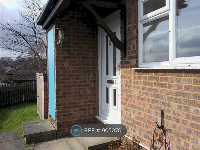 2 Bedroom Semi-Detached House To Rent In Ramillies Close, Chatham, ME5
