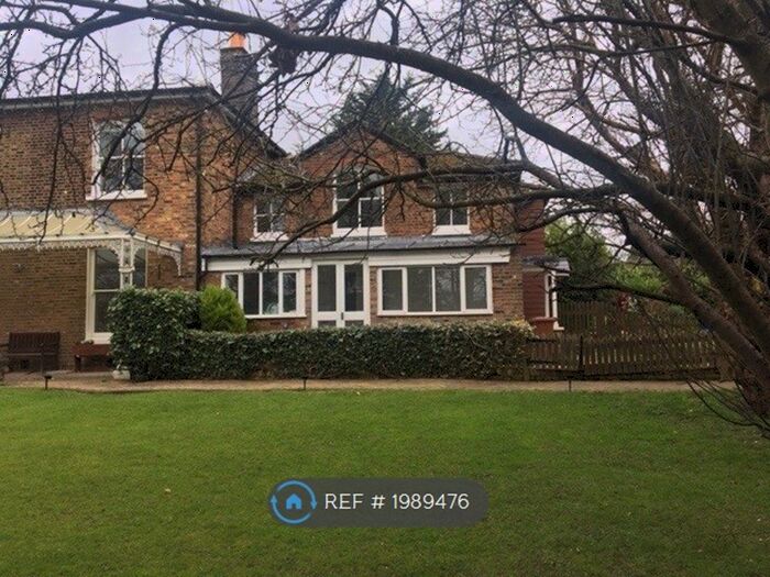 2 Bedroom Semi-Detached House To Rent In Chartwell Place, Harrow, HA2