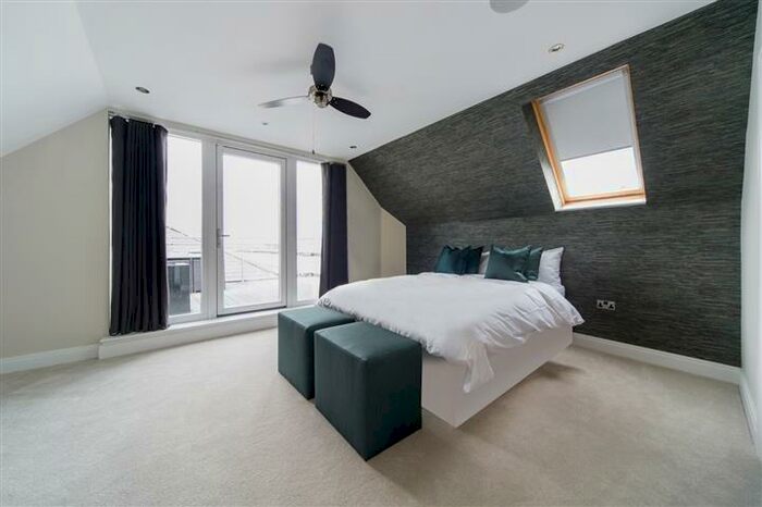 3 Bedroom Apartment To Rent In Caroline Street, Birmingham, B3